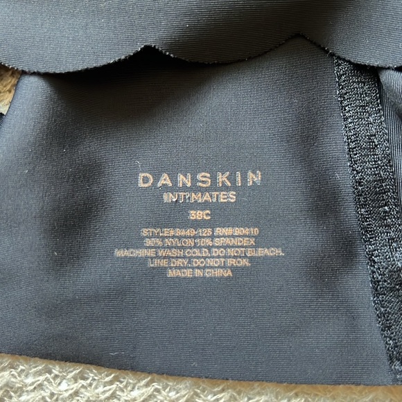Two Danskin bras - Picture 5 of 9